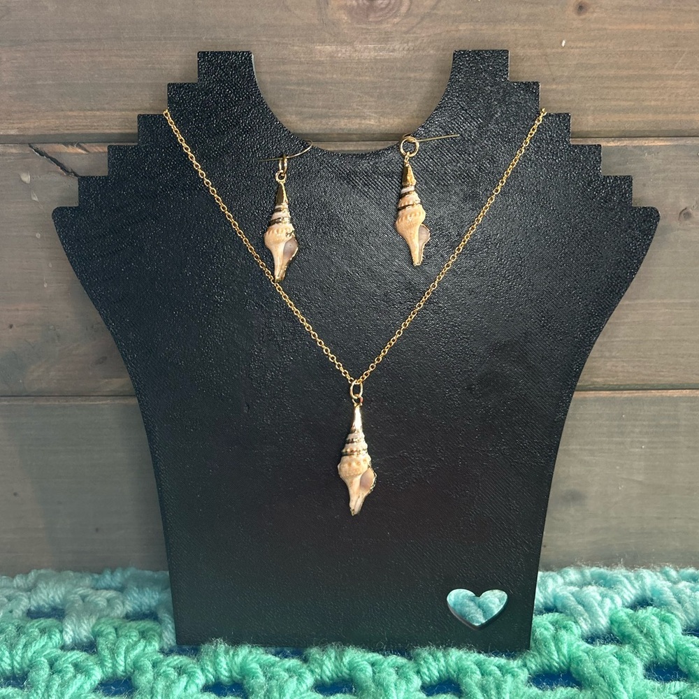 Sea Shell Necklace And Earrings Set